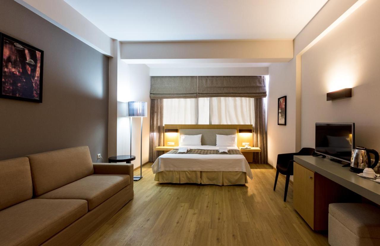 סרס Philippos Xenia Hotel מראה חיצוני תמונה