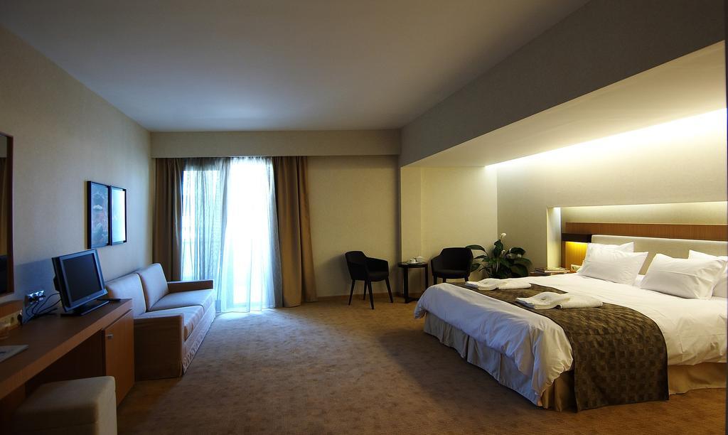 סרס Philippos Xenia Hotel חדר תמונה