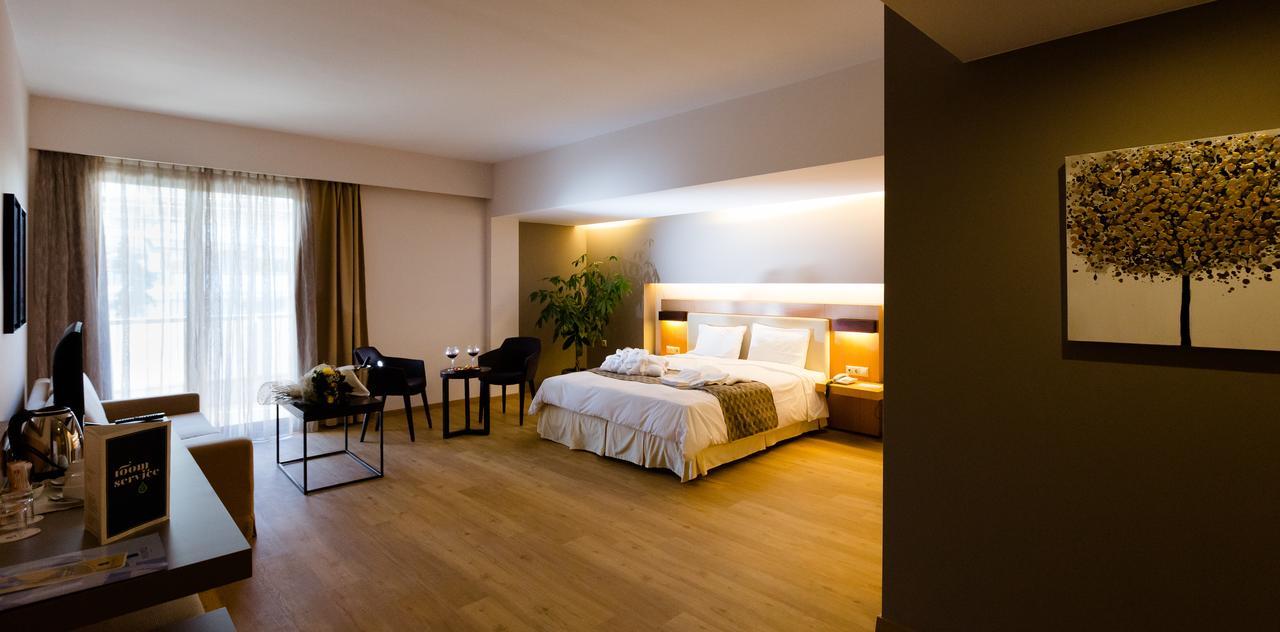 סרס Philippos Xenia Hotel מראה חיצוני תמונה